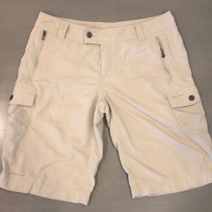 Columbia Omni-dry khaki shorts